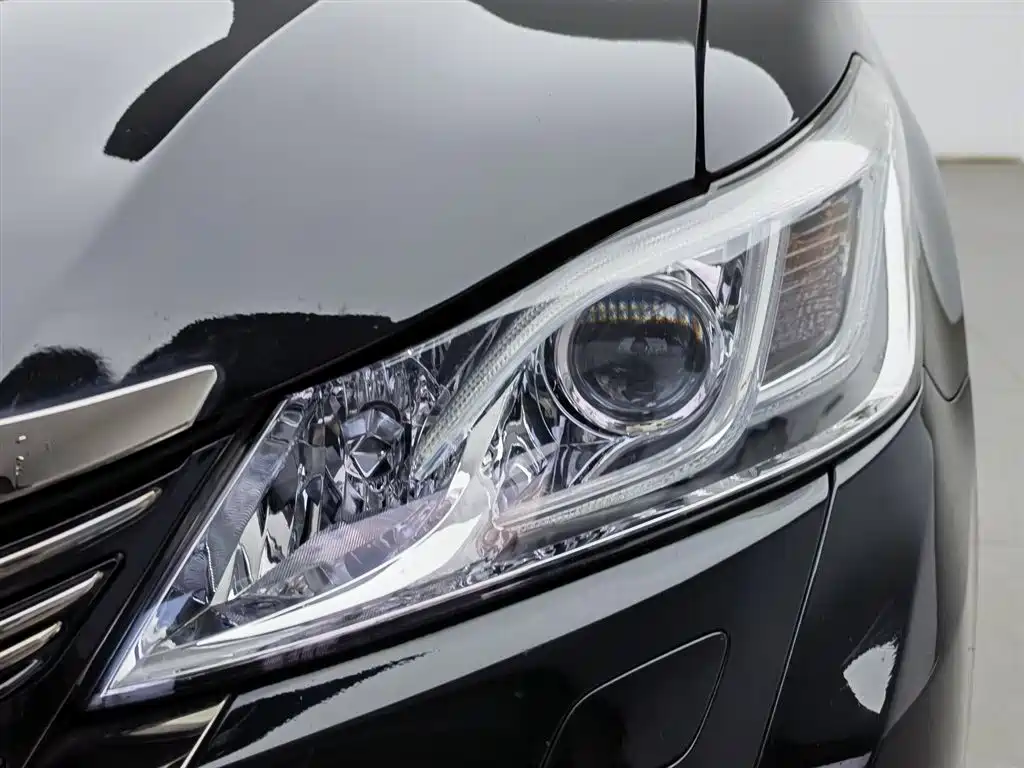 Toyota Crown 2018 2.0T Sport