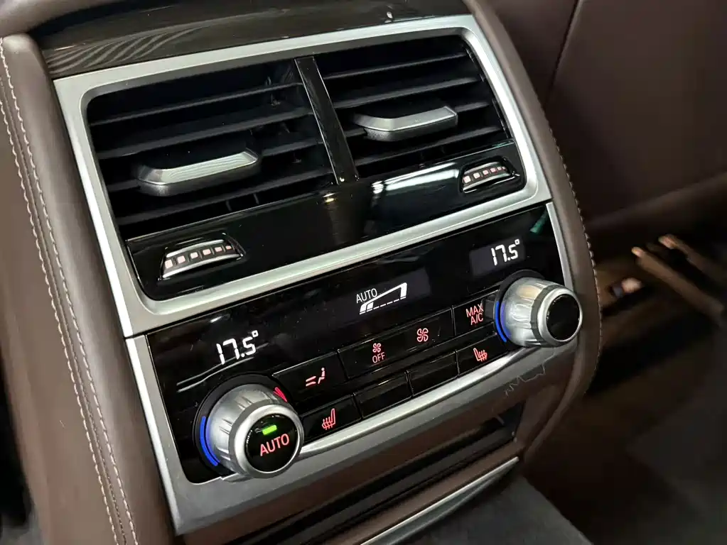 BMW 7 Series — миниатюра 18