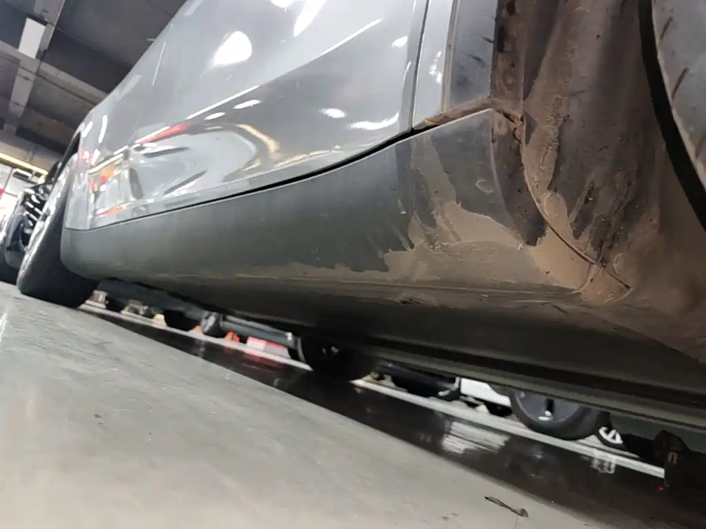 Tesla Model Y — миниатюра 21