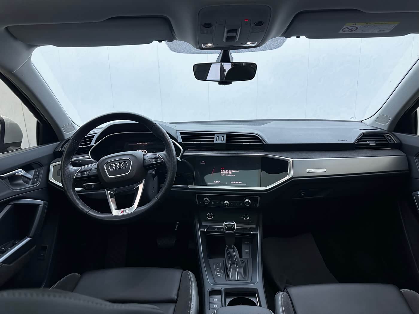 Audi Q3 Sportback 1.4 л 2023 г. Белый, пробег 12000 км