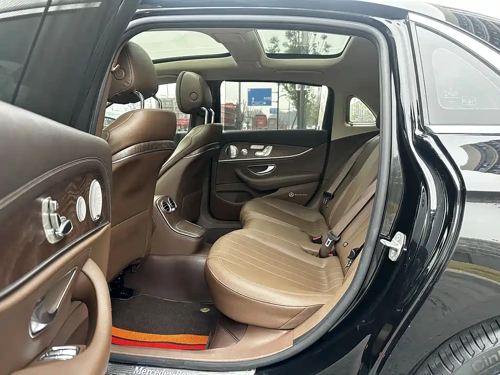 MERCEDES-BENZ E CLASS