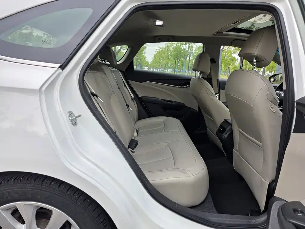 Buick Excelle — миниатюра 11