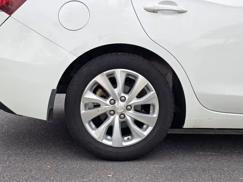 Buick Excelle — миниатюра 21