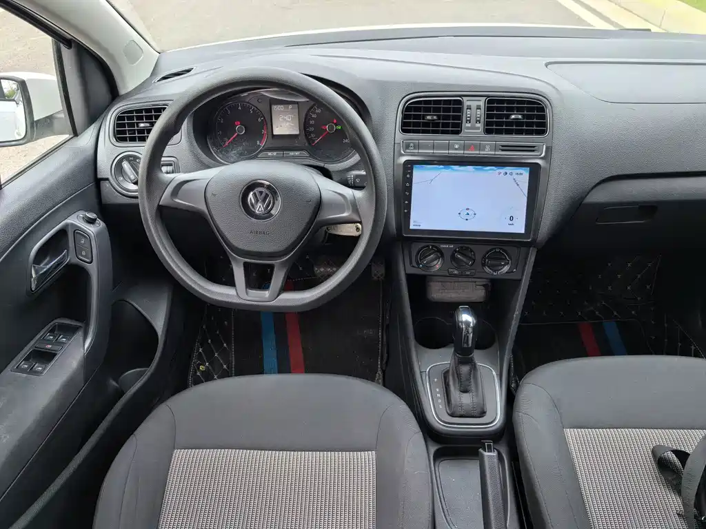 Volkswagen Polo — миниатюра 14
