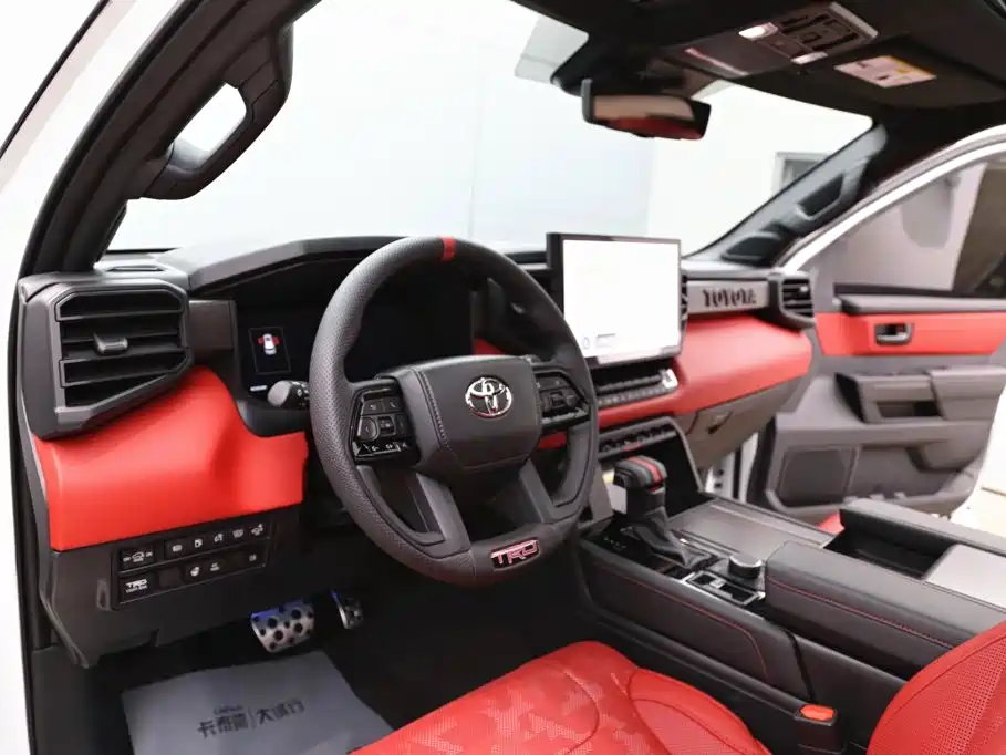 Toyota Sequoia — миниатюра 13