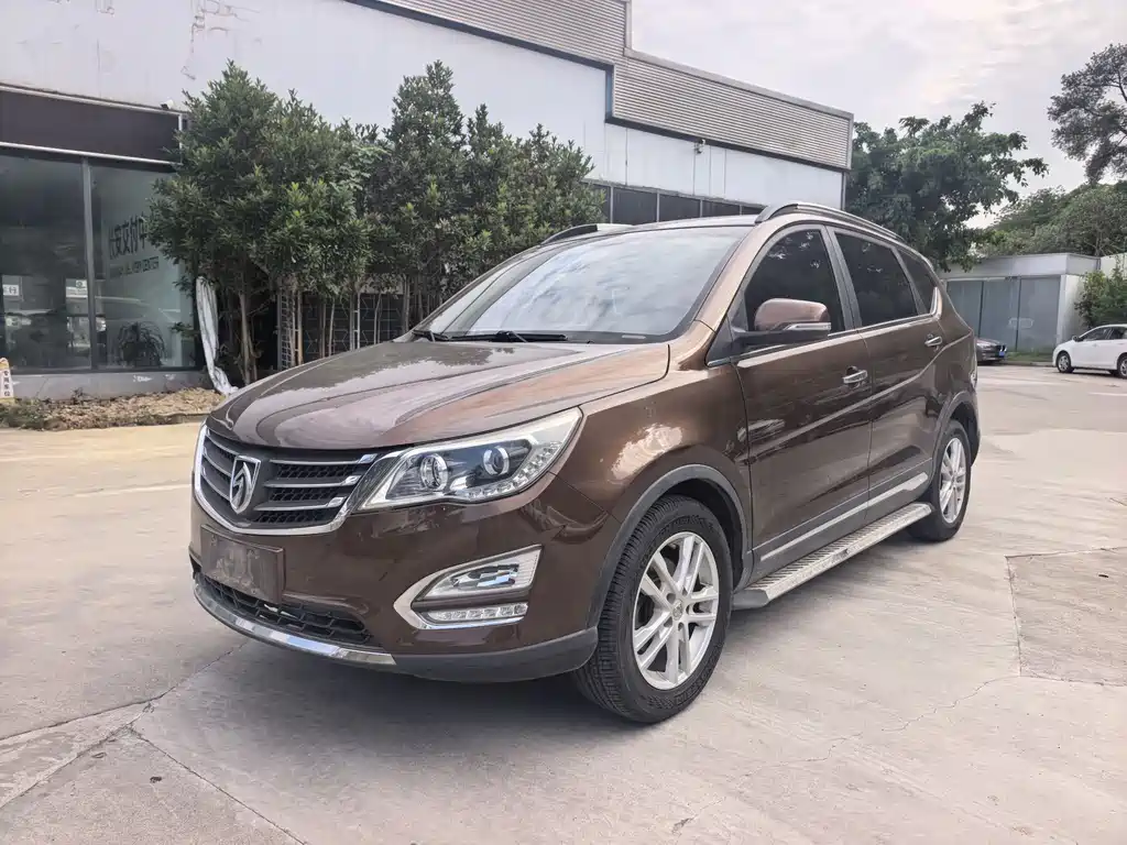 Купить Baojun 560