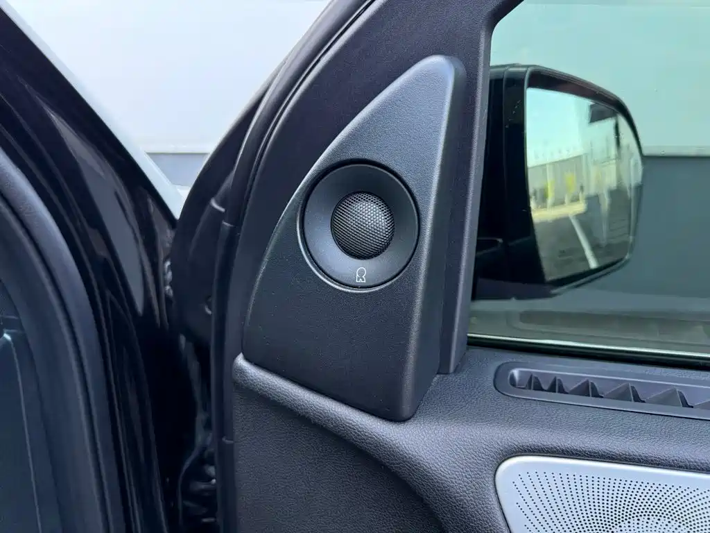 Lincoln Navigator — миниатюра 38