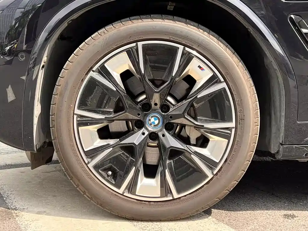 BMW iX3 — миниатюра 8