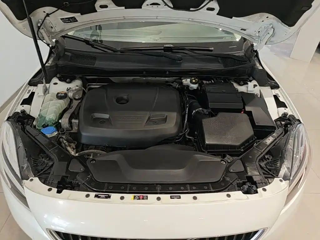 Volvo V40 — миниатюра 25