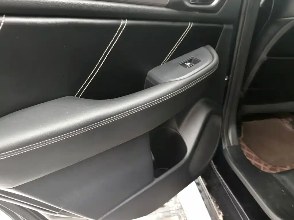 Subaru Legacy — миниатюра 9
