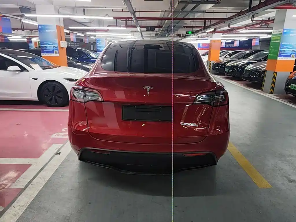 Tesla Model Y — миниатюра 6