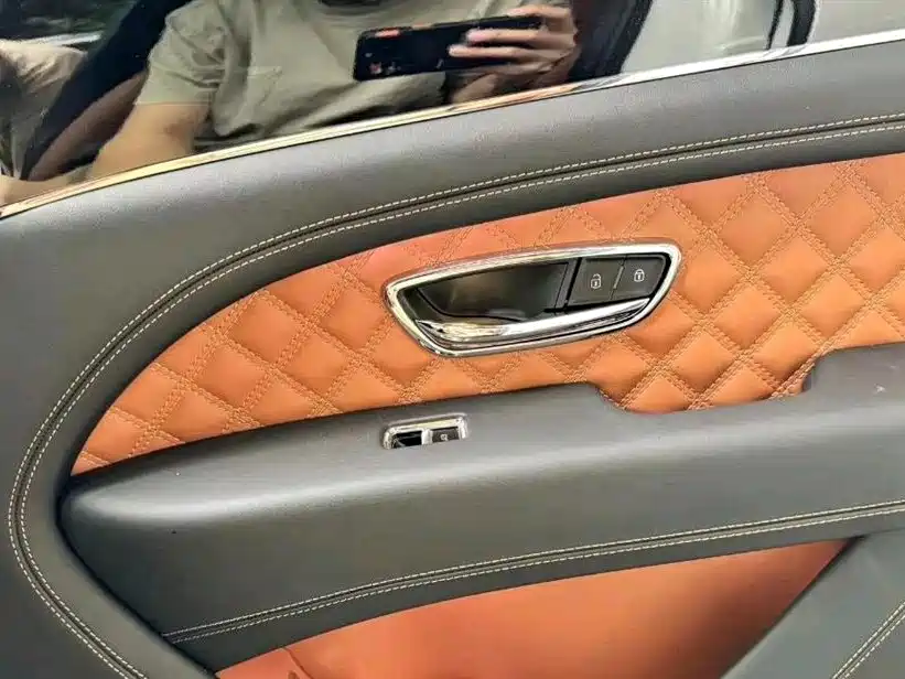 BENTLEY TIMYUE PLUG IN HYBRID