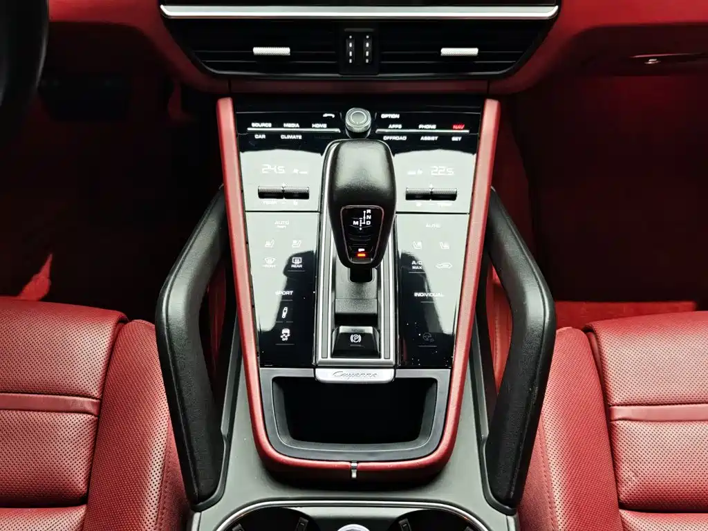 Porsche Cayenne — миниатюра 16