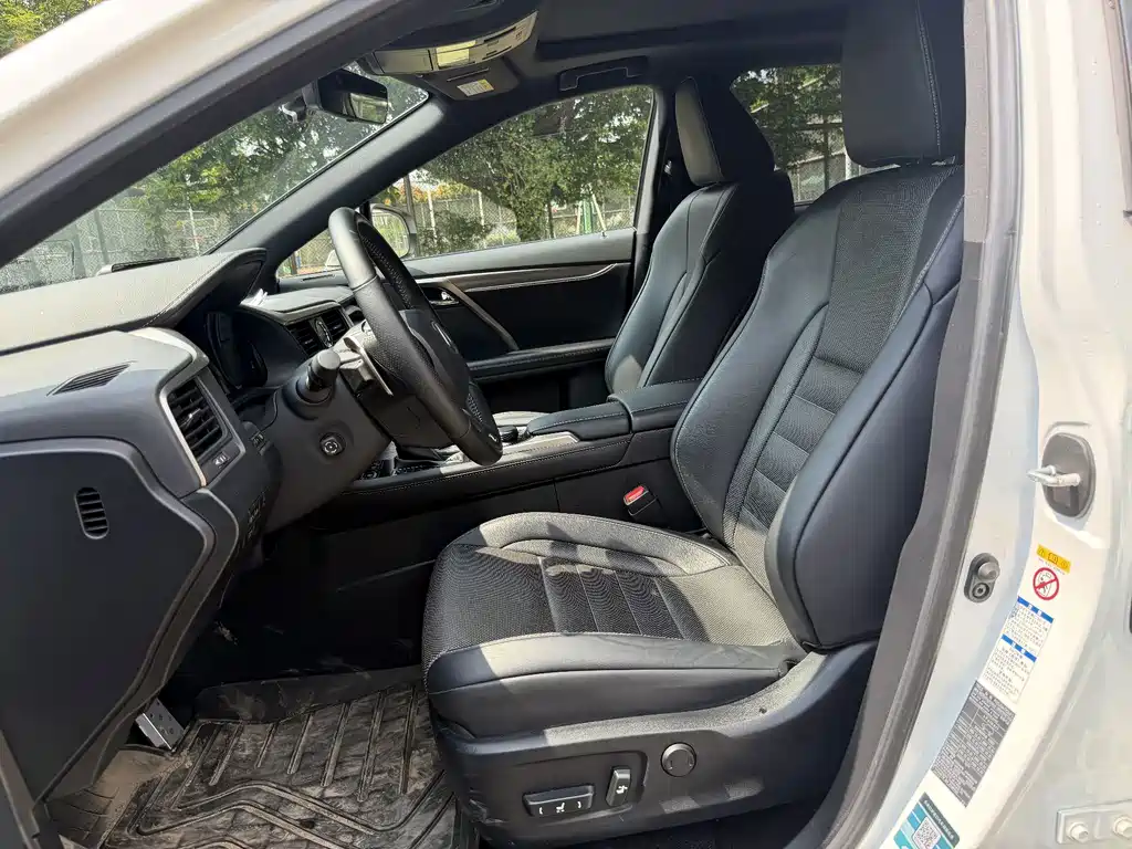 Lexus RX — миниатюра 7