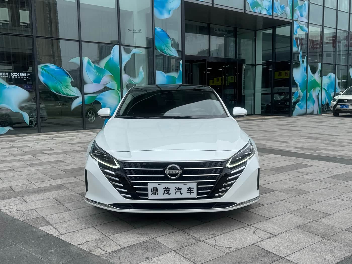 Nissan Teana 2.0 л 2024 г. Белый, пробег 7000 км