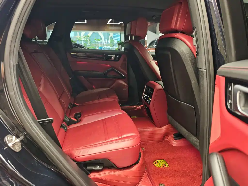 Porsche Cayenne — миниатюра 12