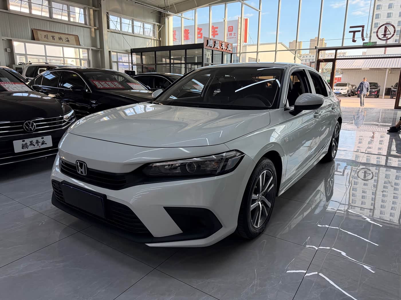 Honda Civic 1.5 л 2022 г. Белый, пробег 24700 км