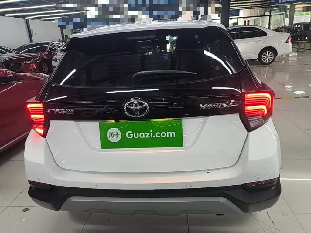 Toyota YARiS L Zhi Xuan 1.5 л 2023 г. Белый, пробег 28500 км
