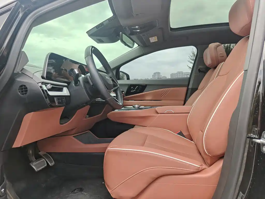 Cadillac IQ — миниатюра 4