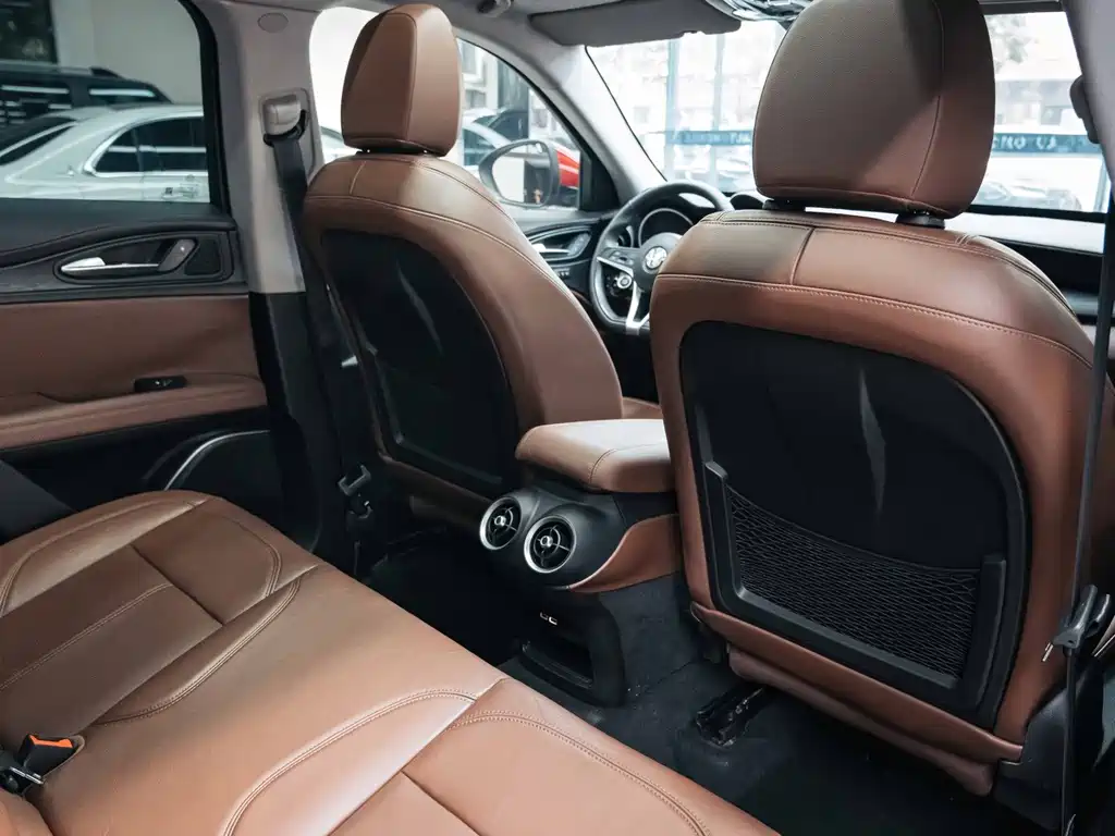 Alfa Romeo Stelvio — миниатюра 20