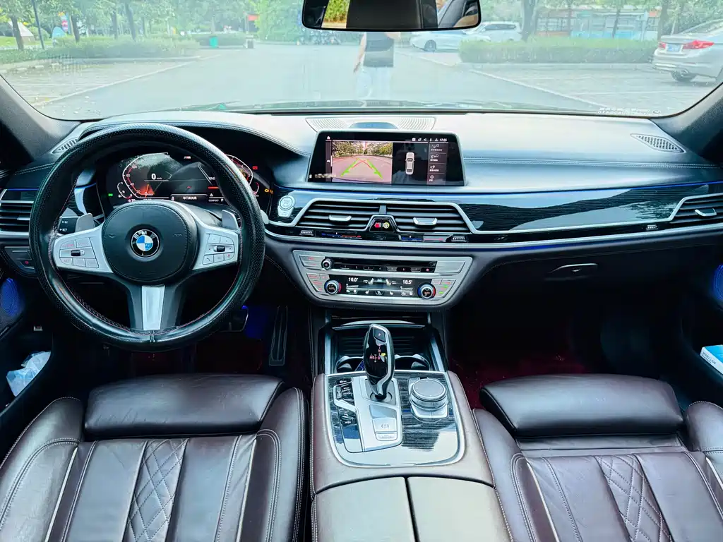 BMW 5 Series — миниатюра 5