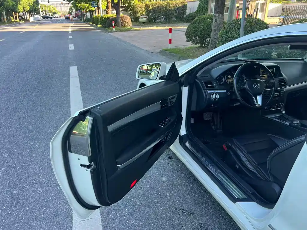 Mercedes-Benz E-Class (Import) — миниатюра 4