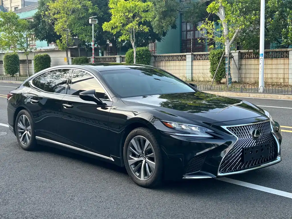 Lexus LS — миниатюра 3