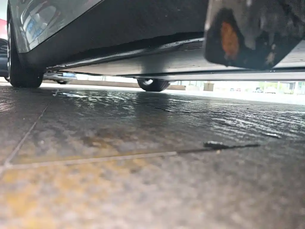 Tesla Model Y — миниатюра 17