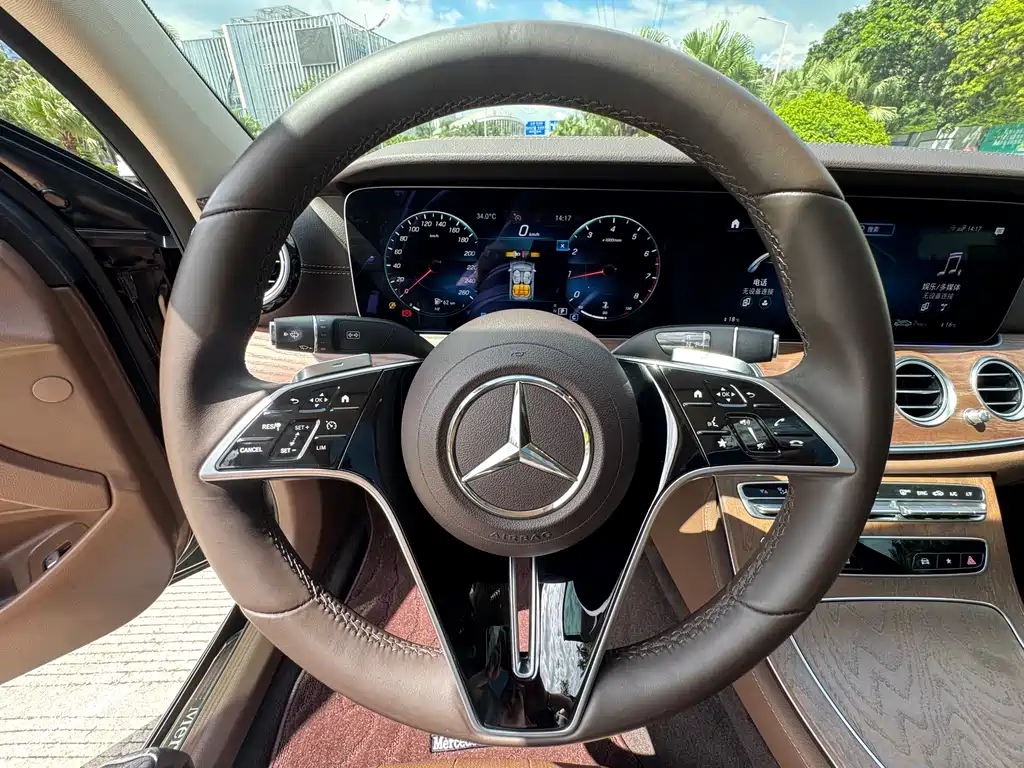 MERCEDES-BENZ E CLASS