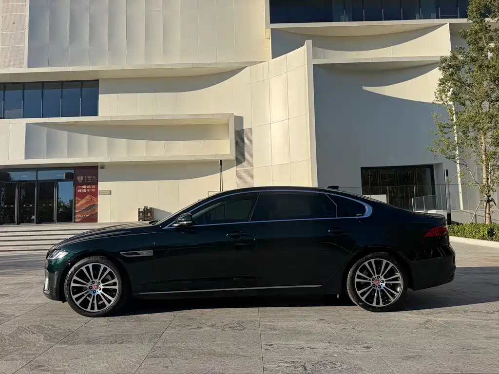 Jaguar XFL — миниатюра 8