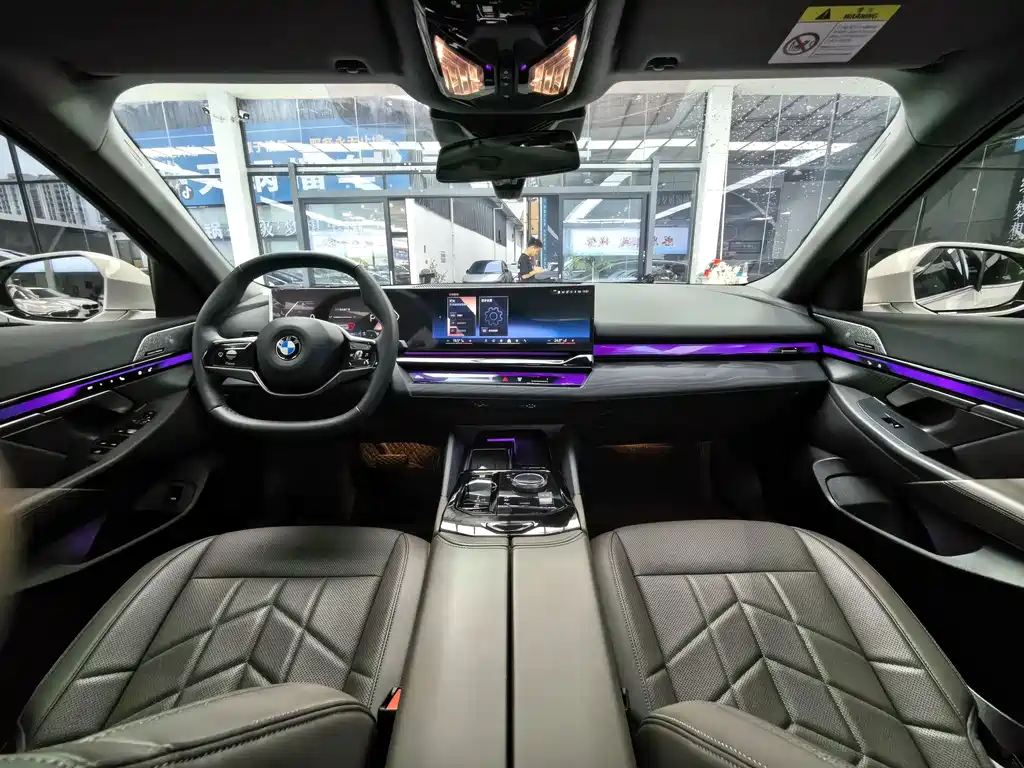 BMW 5 Series — миниатюра 17