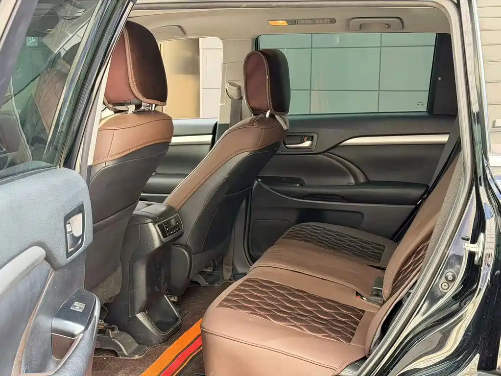 Toyota Highlander — миниатюра 7