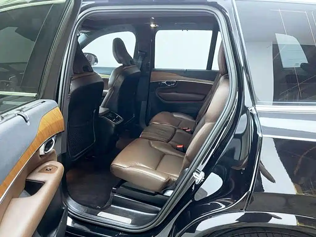Volvo XC90 — миниатюра 8
