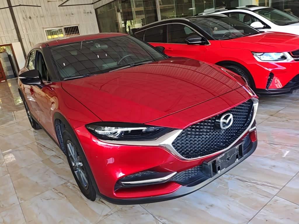 Mazda CX-4 2.0 л 2022 г. красный/фиолетовый, пробег 46700 км