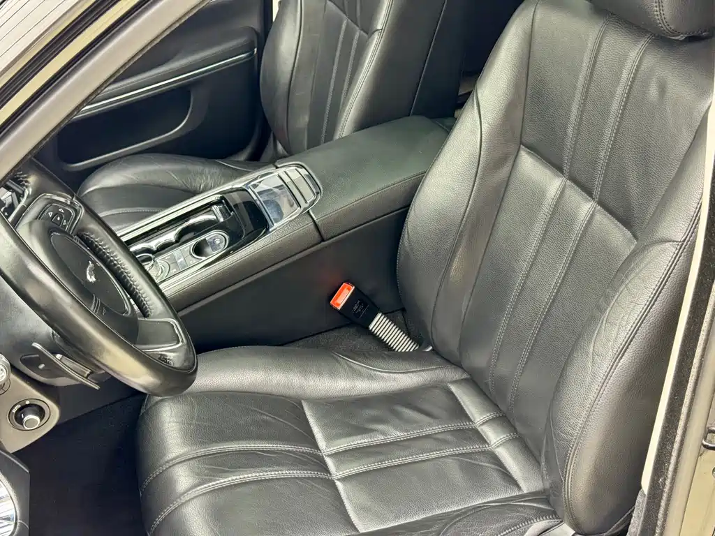 Jaguar XJ — миниатюра 15