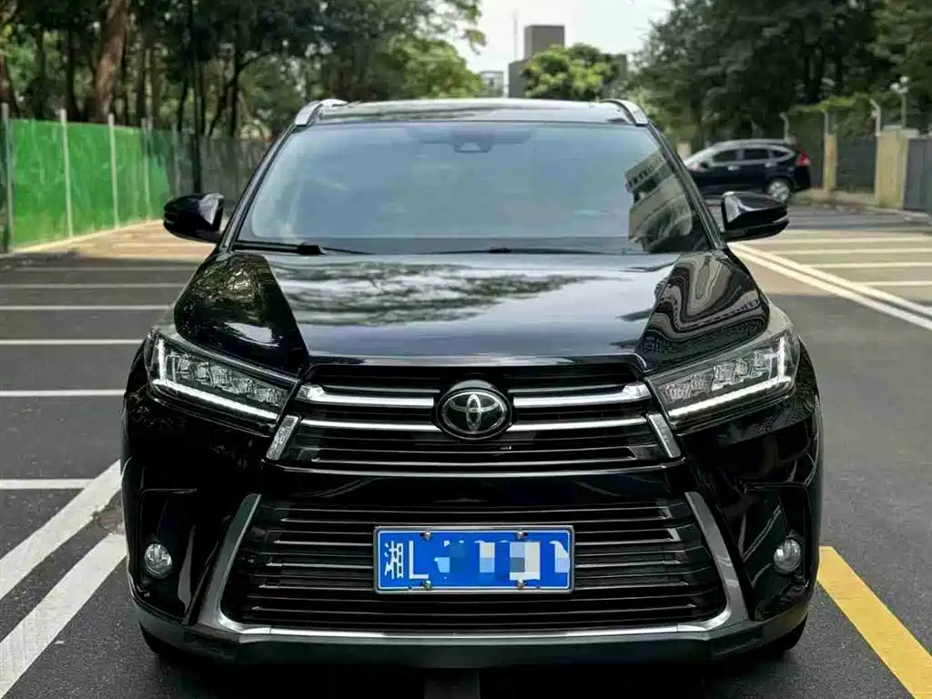 Toyota Highlander 2018 2.0T Luxury 7 мест V