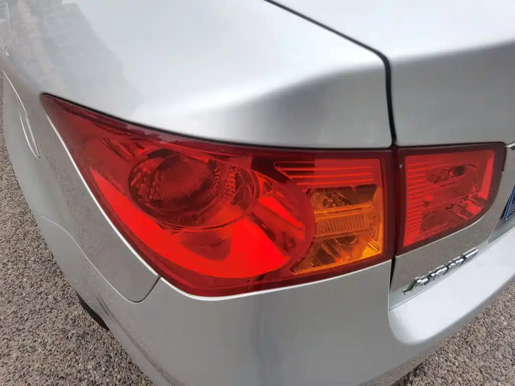 Roewe 350 2013 350S 1.5L AT