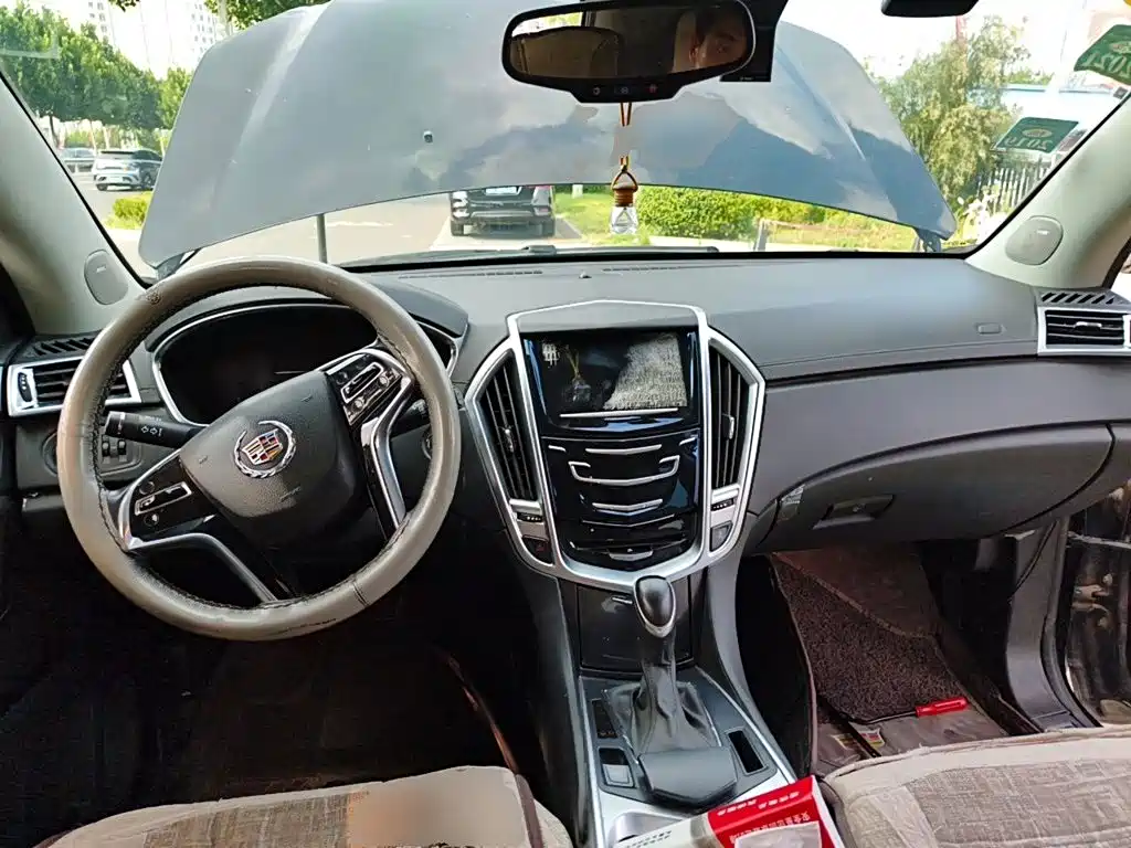 Cadillac SRX — миниатюра 5