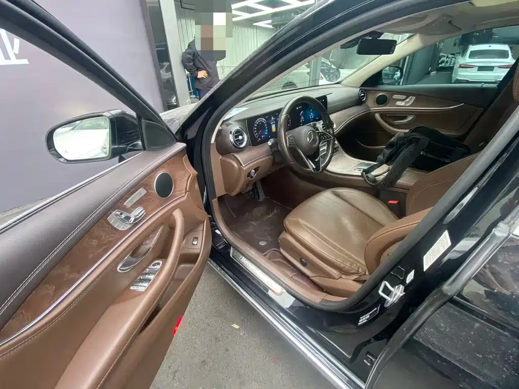 MERCEDES-BENZ  E CLASS