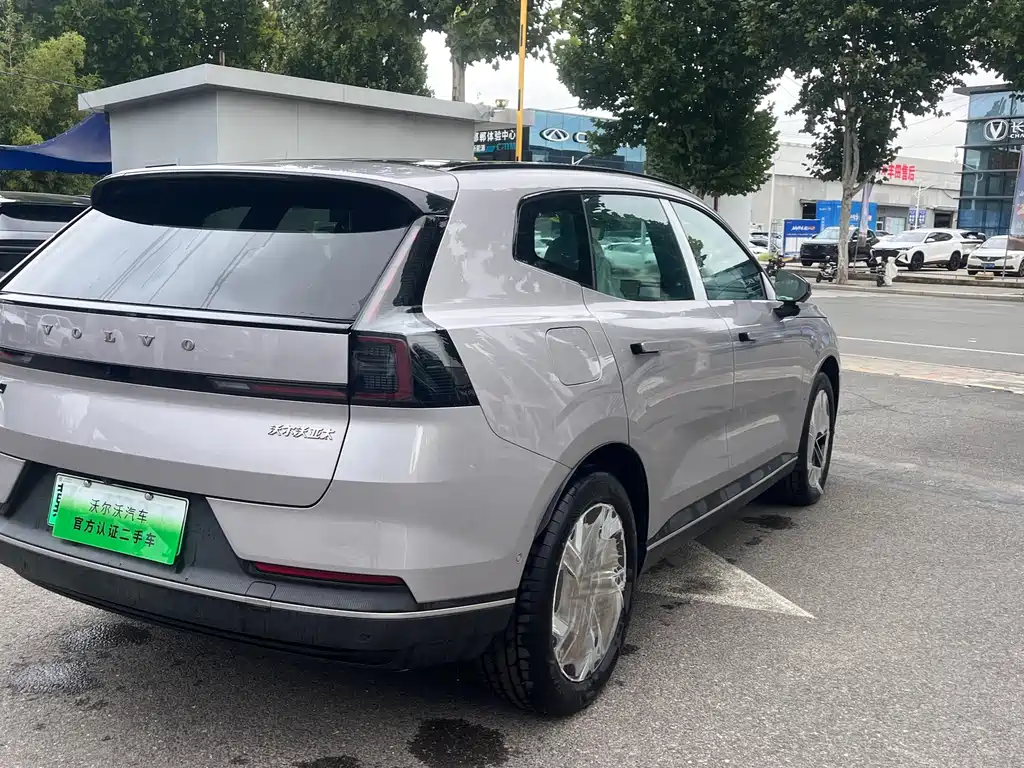 Volvo гибрид Volvo XC70 plug-in — миниатюра 2
