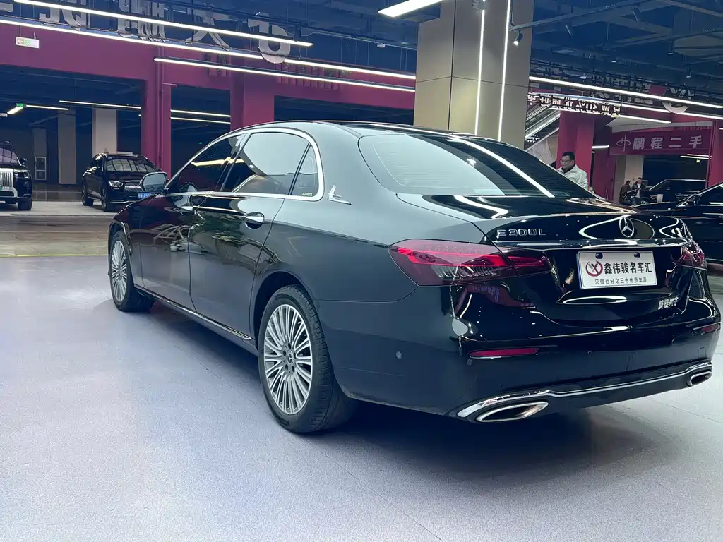 MERCEDES-BENZ E CLASS