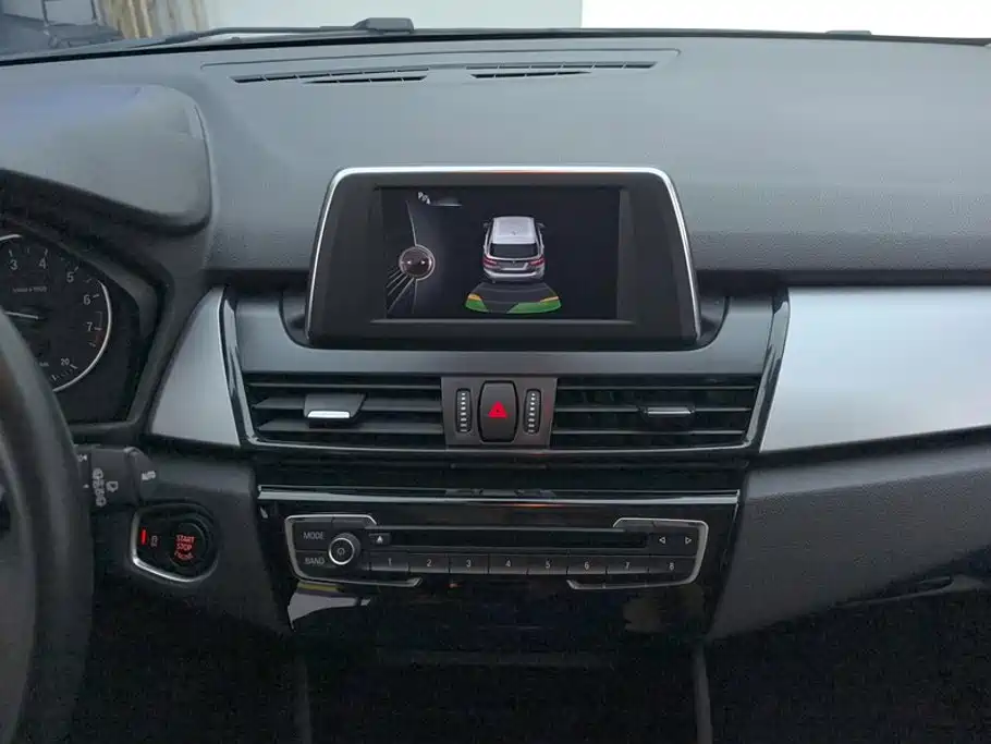 BMW 2 Series Active Tourer — миниатюра 13