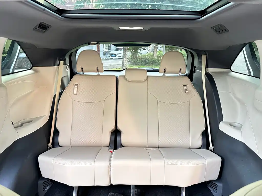 Toyota Granvia — миниатюра 16