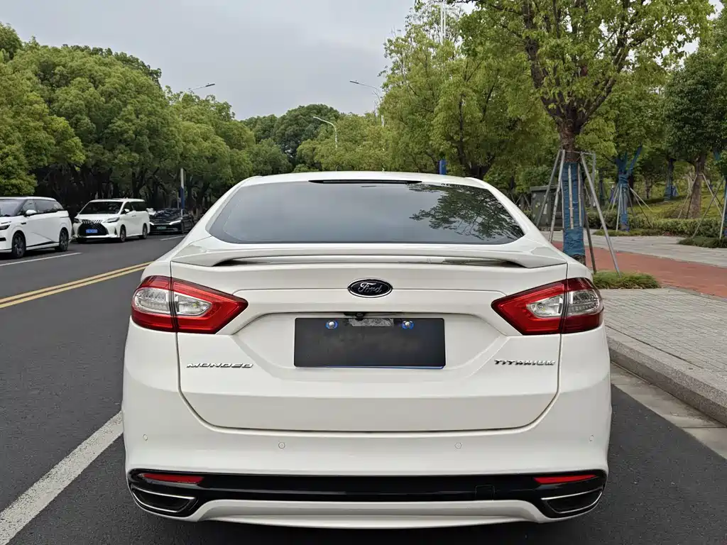Ford Mondeo 2013 2.0L GTDi200 Luxury