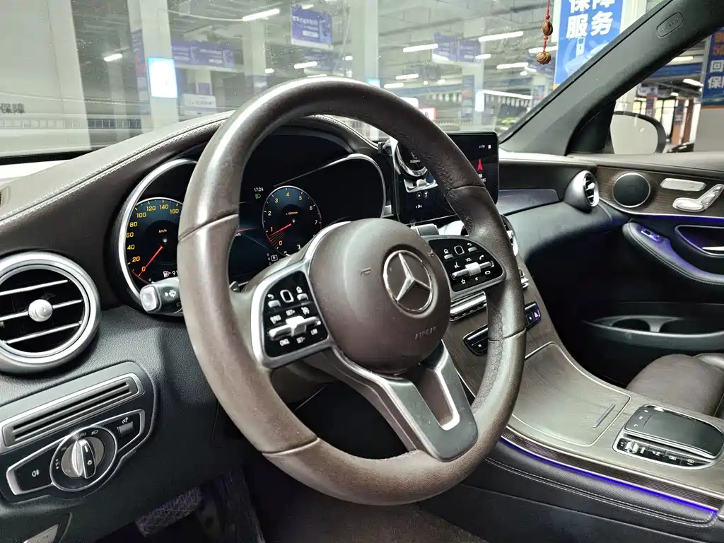 Mercedes-Benz GLC — миниатюра 8
