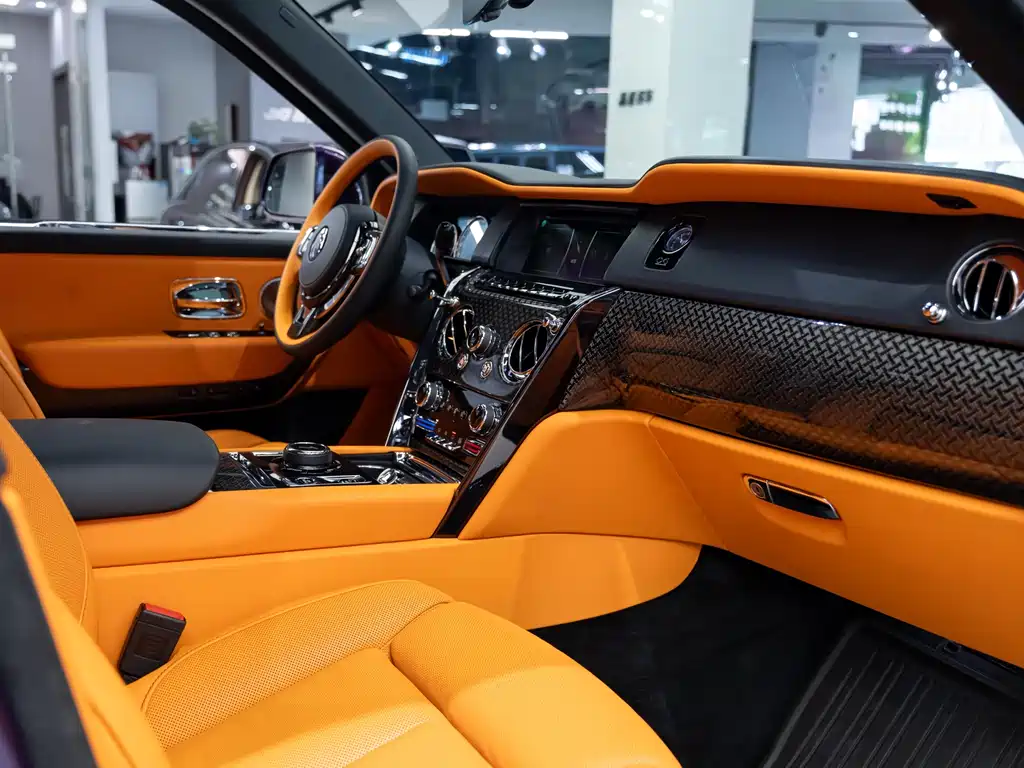 Rolls-Royce Cullinan 2018 мест