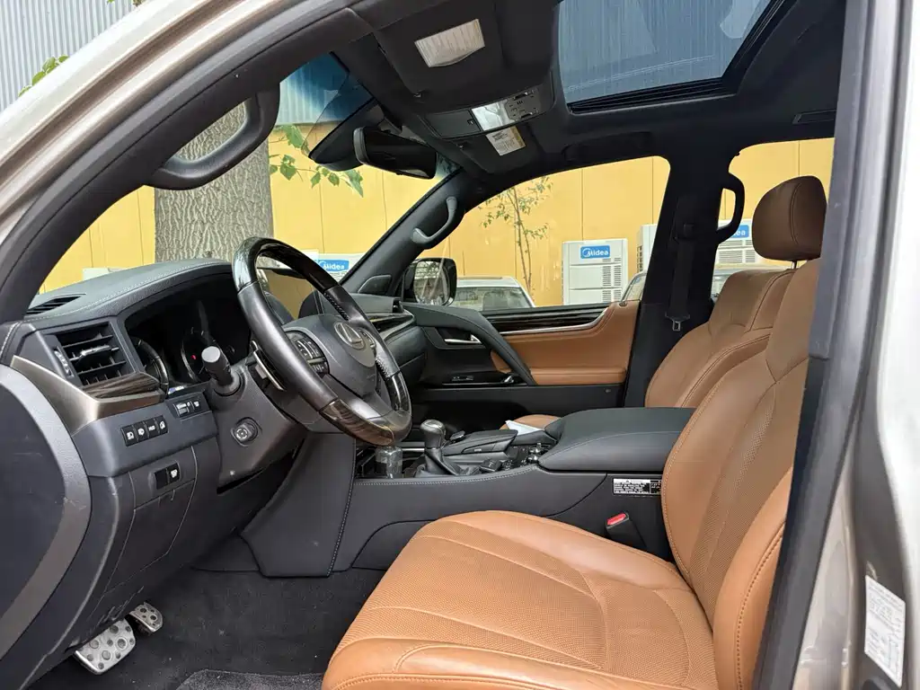 Lexus LX 2021 570
