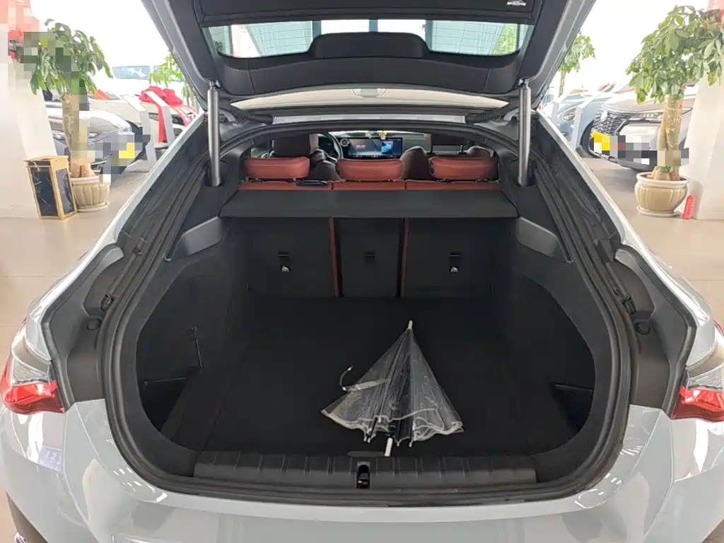 BMW i4 — миниатюра 19