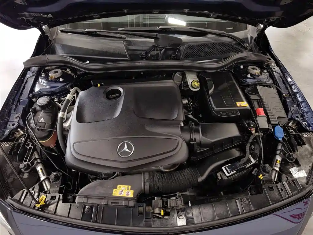 Mercedes-Benz GLA 2015 GLA 220 4MATIC Fashion