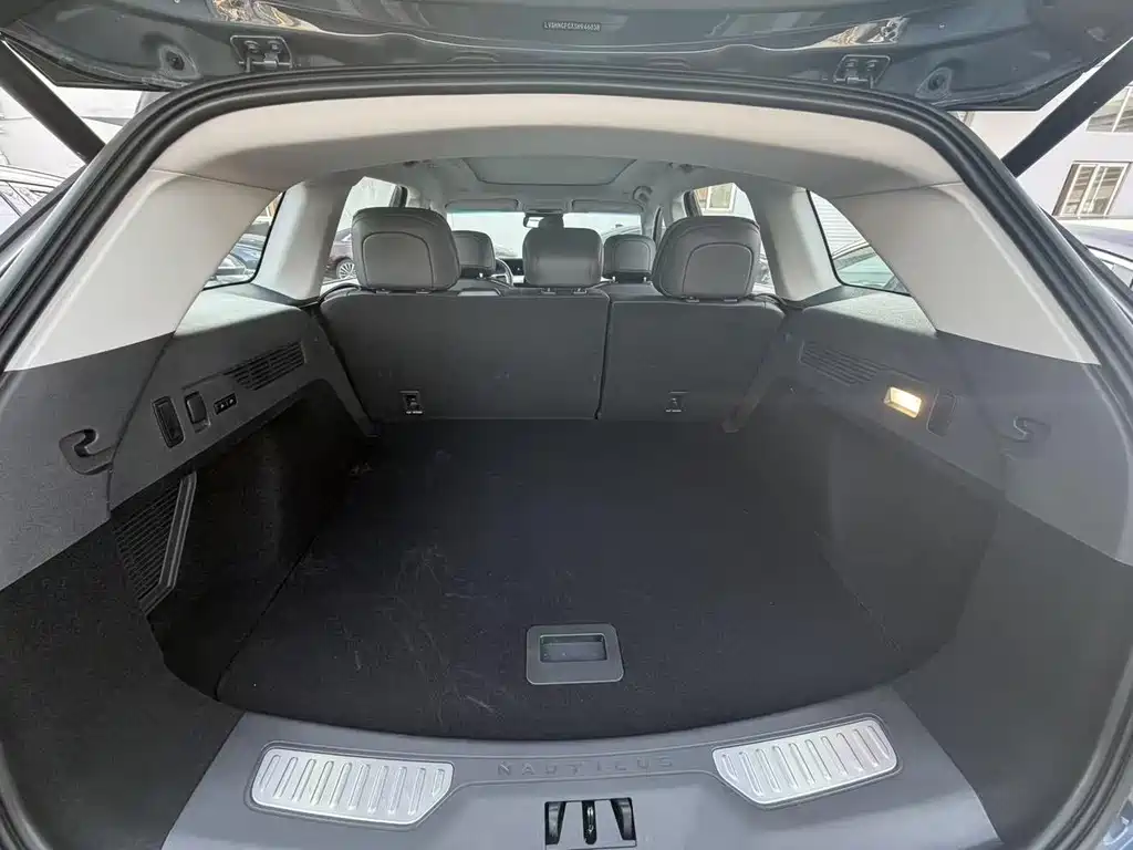 Lincoln Nautilus 2025 2.0T